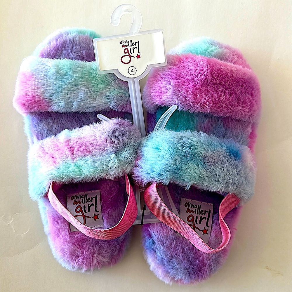 Faux fur tie dye fuzzy slippers